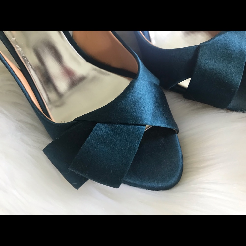 Badgley Mischka Teal Satin Slingback sandals